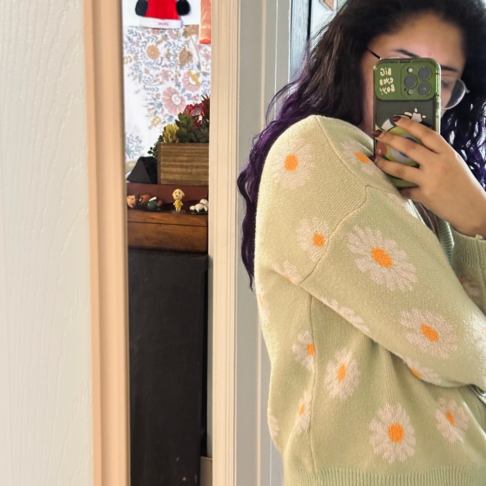 Vintage-Inspired Green Daisy Knit Cardigan